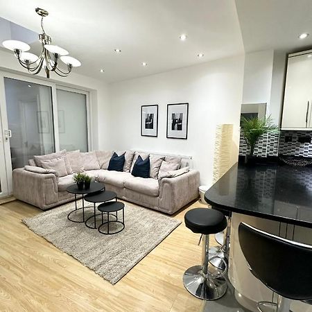 London Charm - Stylish Room In Spacious Home מראה חיצוני תמונה