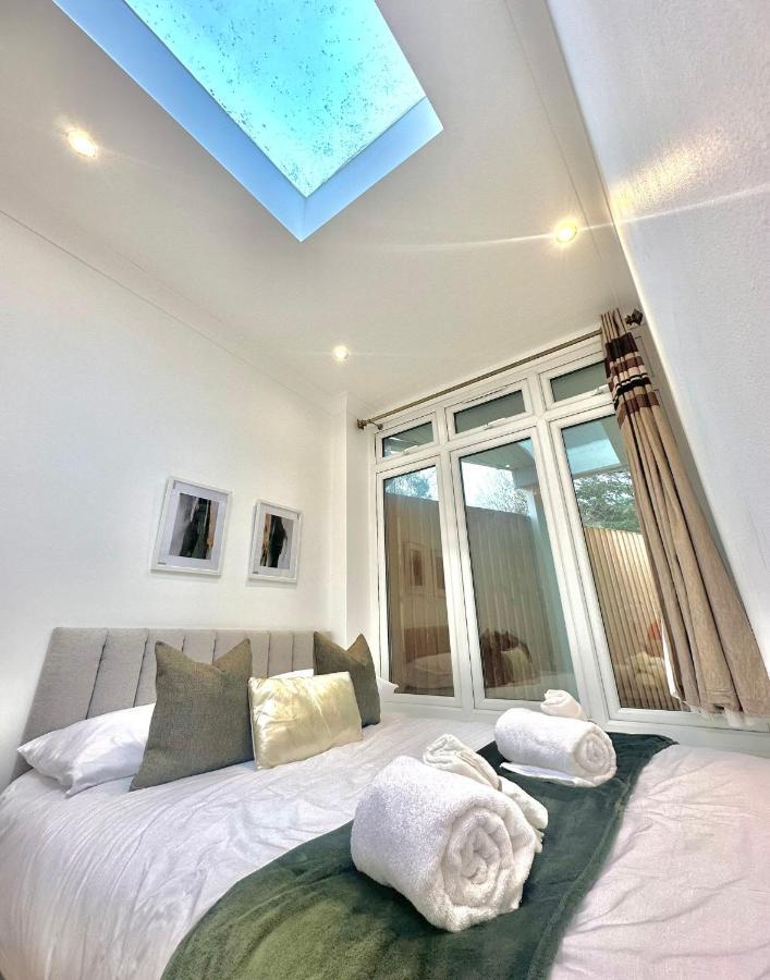 London Charm - Stylish Room In Spacious Home מראה חיצוני תמונה